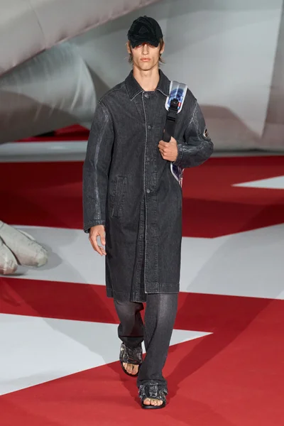 Look 60
